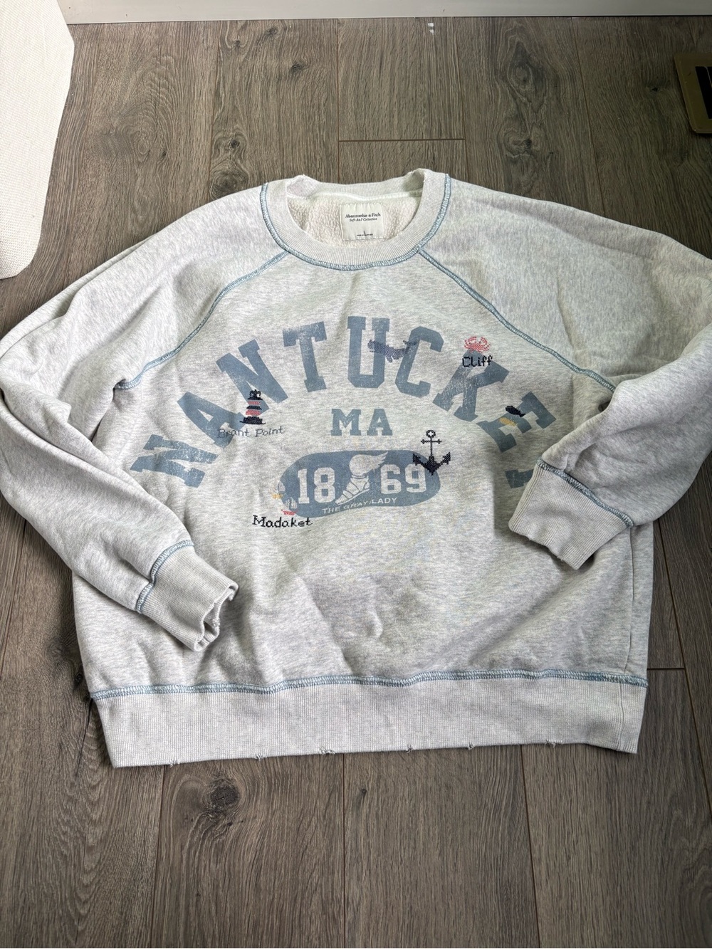Abercrombie & Fitch Light Gray Nantucket Graphic Crewneck